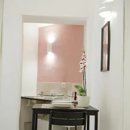 Cozy On The Seafront Napoli-mergellina Apartment *