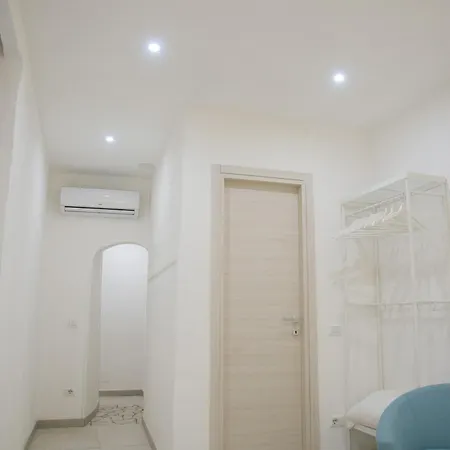 Cozy On The Seafront Napoli-mergellina Apartment *