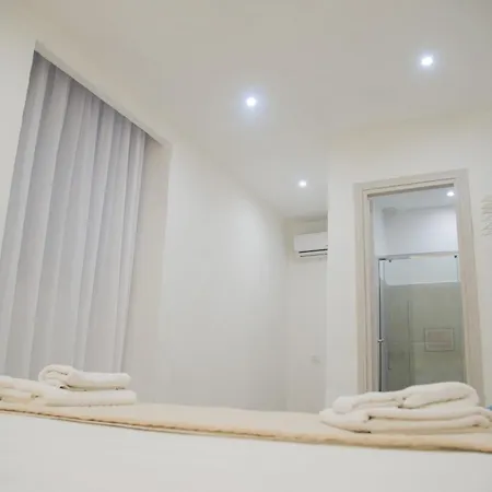 Cozy On The Seafront Napoli-mergellina Apartment *